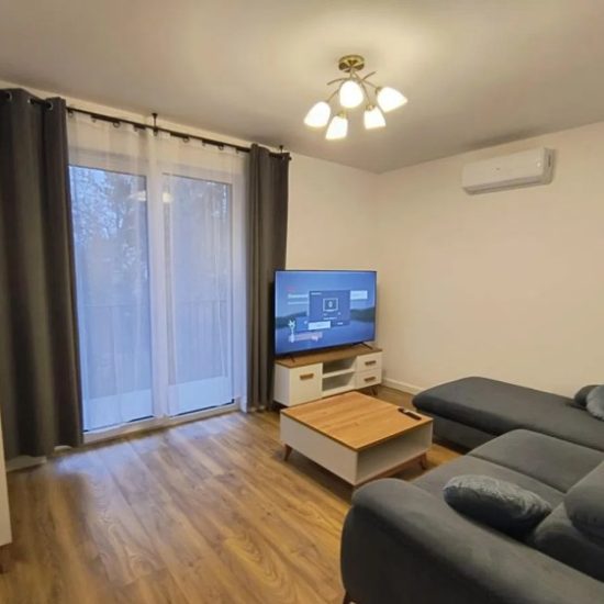 dwupokojowe mieszkanie 46m2- z oddzielną kuchnią, klimatyzacją-LUX