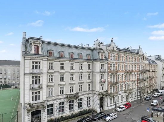 Kawalerka  Foksal  Śródmieście  Winda  Internet w cenie  BALKON
