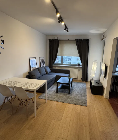Przestronne 38m² z balkonem na Pradze-Południe