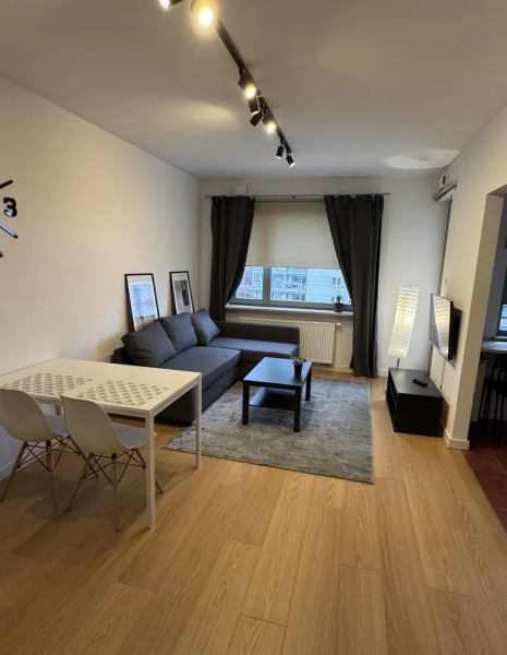 Przestronne 38m² z balkonem na Pradze-Południe