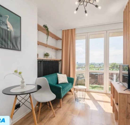 studio in city center with separate bedroom with comfortable mattress