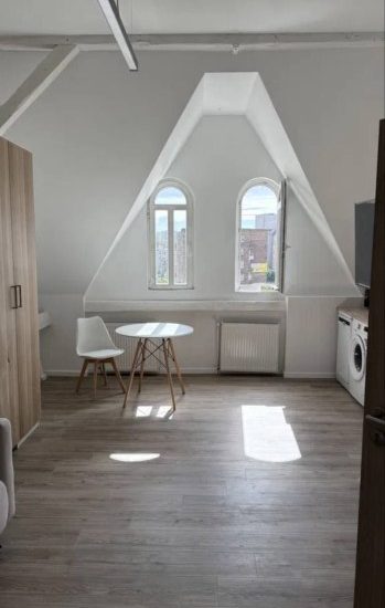 Przestronna kawalerka na Łazarzu/ Studio apartment Łazarz