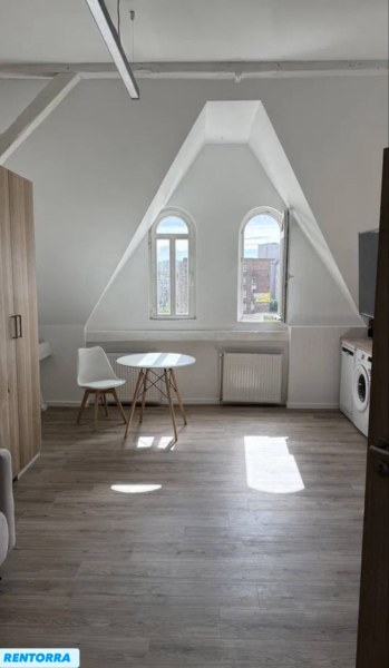Przestronna kawalerka na Łazarzu/ Studio apartment Łazarz